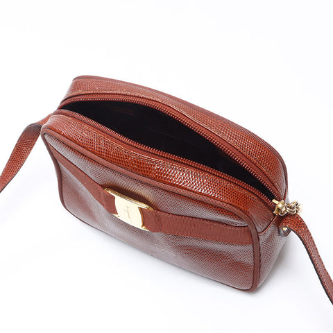 Salvatore Ferragamo Vara Sac à bandoulière en cuir gaufré Marron WS14465