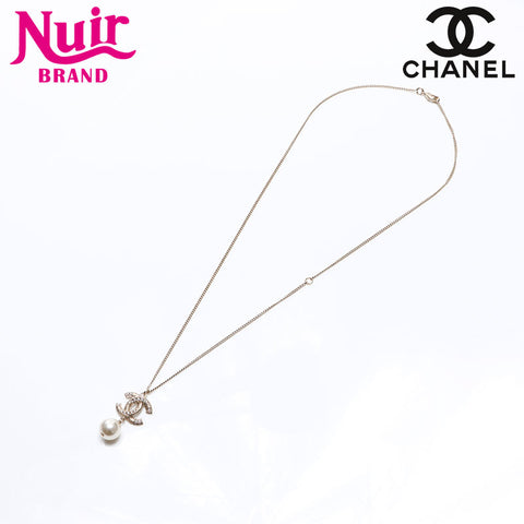CHANEL 2018 B18V COCO Mark Pearl Necklace gold WS14576