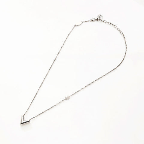 LOUIS VUITTON Essential V 2023 Necklace Silver WS14737