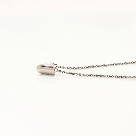 LOUIS VUITTON Essential V 2023 Necklace Silver WS14737