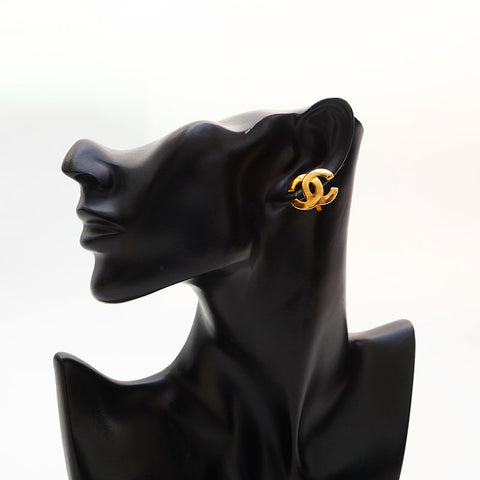 CHANEL 2002 COCO Mark Earring gold WS14744