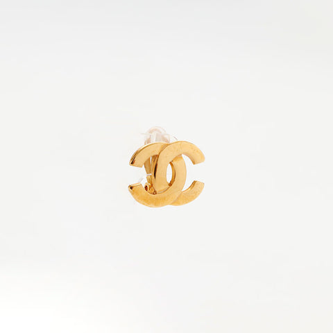CHANEL 2002 COCO Mark Earring gold WS14744
