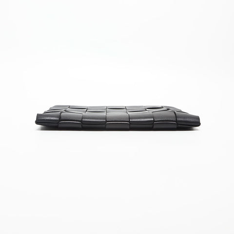 ボッテガヴェネタ BOTTEGAVENETA マキシ イントレチャート ナッパ クラッチバッグ ブラック WS14751