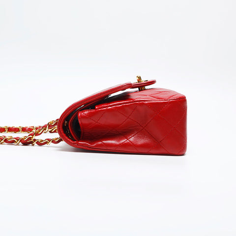 Chanel Chanel n ° 1 Double rabat à bandoulière Bagure d'épaule en peau d'agneau rouge WS14809