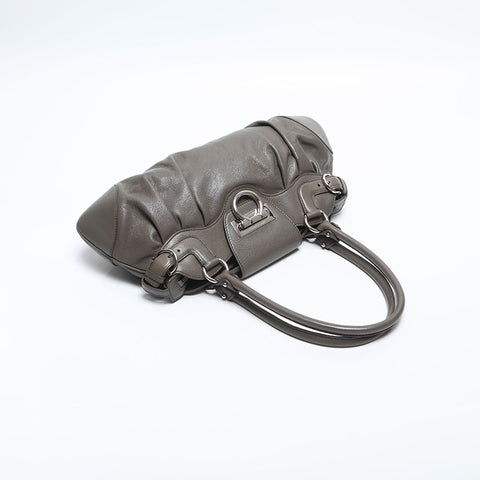 サルヴァトーレフェラガモ Salvatore Ferragamo レザー シルバー金具 ガンチーニ ショルダーバッグ グレー WS14815