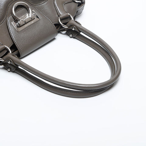 サルヴァトーレフェラガモ Salvatore Ferragamo レザー シルバー金具 ガンチーニ ショルダーバッグ グレー WS14815