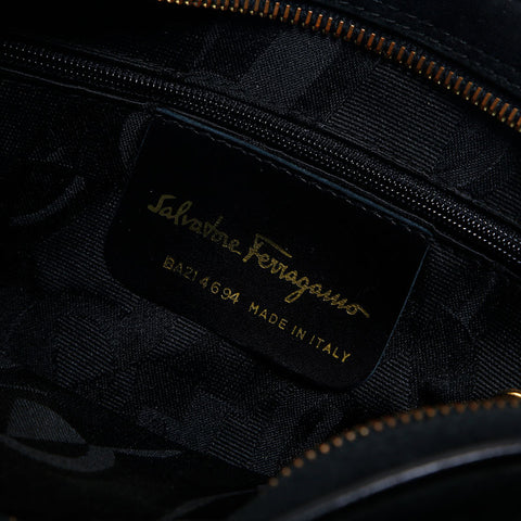 極美品 サルヴァトーレフェラガモ Salvatore Ferragamo スエード ショルダーバッグ ブラック WS14855