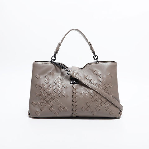 ボッテガヴェネタ BOTTEGAVENETA イントレチャート ローマ ナッパレザー ショルダーバッグ グレー WS14882