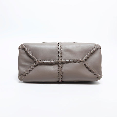 ボッテガヴェネタ BOTTEGAVENETA イントレチャート ローマ ナッパレザー ショルダーバッグ グレー WS14882