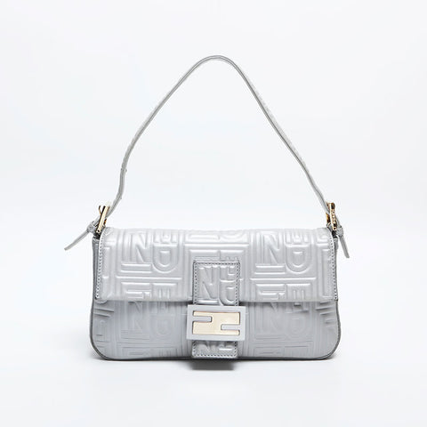 極美品 フェンディ FENDI レザー マンマ マテラッセ ショルダーバッグ シルバー WS14885