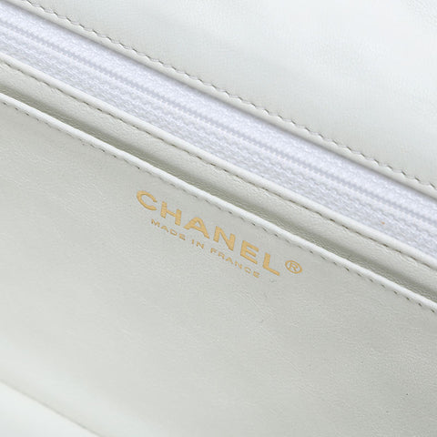 CHANEL No. 12 Matelasse Chain Heart Charm 2008-2009 Shoulder Bag white WS14904