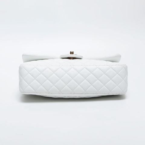 CHANEL No. 12 Matelasse Chain Heart Charm 2008-2009 Shoulder Bag white WS14904
