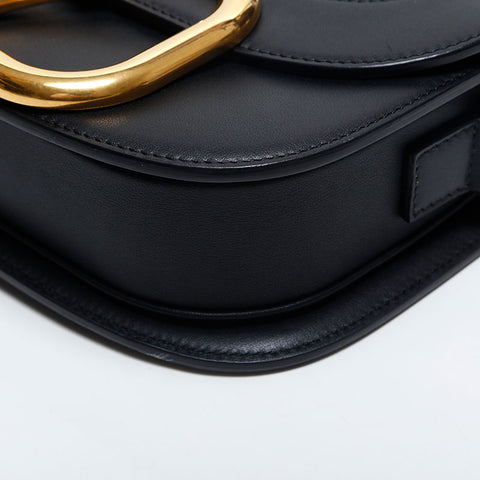 V Loco Leather Shoulder Bag black WS14910
