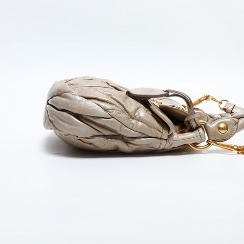 極美品 ミュウ ミュウ Miu Miu ヴィッテロ リュクス レザー マテラッセ ショルダーバッグ ベージュ WS14926