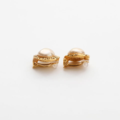 シャネル CHANEL 1980s ラウンドロゴ　パール イヤリング ゴールド WS14936
