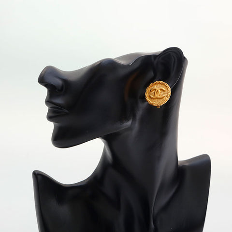 CHANEL 1994 Round COCO Mark Earring gold WS14937