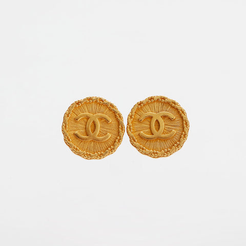 CHANEL 1994 Round COCO Mark Earring gold WS14937