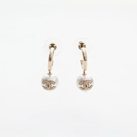 CHANEL 2022 COCO Mark Pearl Rhinestone Pierce gold WS14938