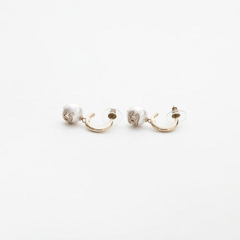 CHANEL 2022 COCO Mark Pearl Rhinestone Pierce gold WS14938