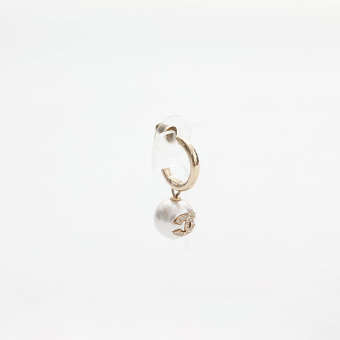 CHANEL 2022 COCO Mark Pearl Rhinestone Pierce gold WS14938
