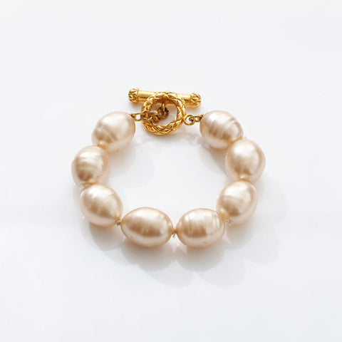 CHANEL 1993 Logo Pearl bracelet gold WS14946