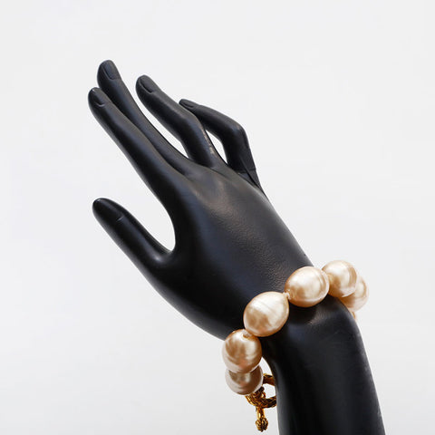 CHANEL 1993 Logo Pearl bracelet gold WS14946