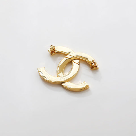 CHANEL 2023 White COCO Mark Brooch gold WS14960