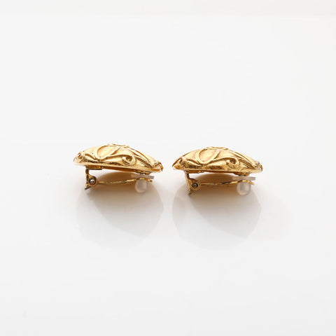 CHANEL 1971-1980s Flower COCO Mark Earring gold WS14967