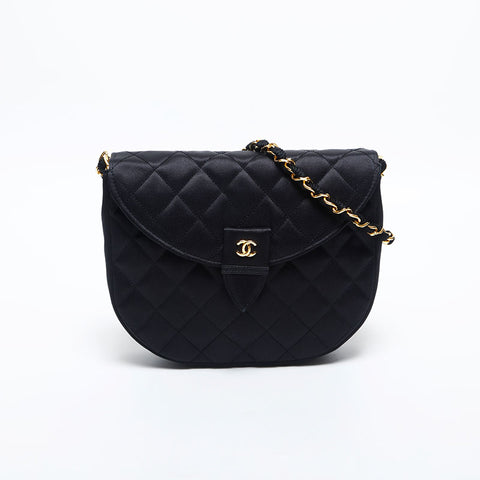 大人女性の 4番台 CHANEL シャネル 1994-1999 ショルダー マトラッセ サテン バッグ