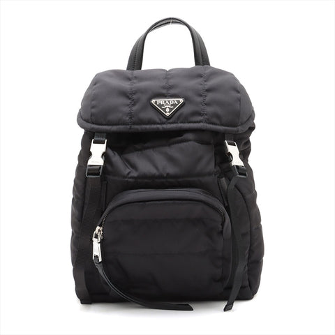 PRADA Nylon triangle logo Backpack Â· Daypack black WS15363