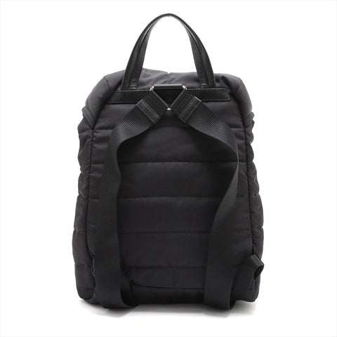 PRADA Nylon triangle logo Backpack Â· Daypack black WS15363