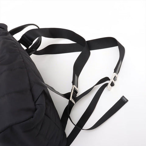 PRADA Nylon triangle logo Backpack Â· Daypack black WS15363