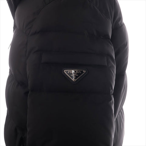 PRADA Size: 46 Triangle logo padded down 22 years Jacket black WS15414