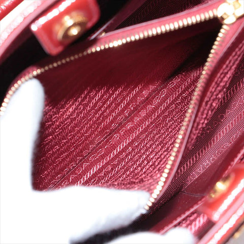 PRADA Patent leather Handbag Red WS15520
