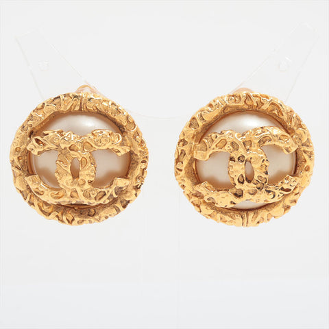 CHANEL 93P Pearl COCO Mark Earring gold WS15800