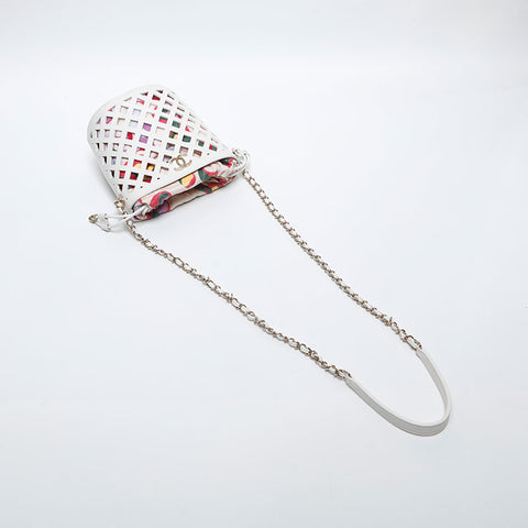 極美品 シャネル CHANEL 31番台 2021 レザー カゴバッグ 巾着 ショルダーバッグ  ホワイト WS20022