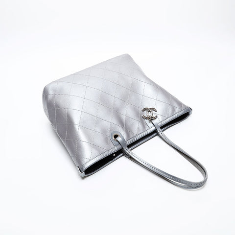 極美品 シャネル CHANEL 20番台 2014-2015 オン ザ ロード キャビアスキン ワイルドステッチ ショルダーバッグ  シルバー WS20216