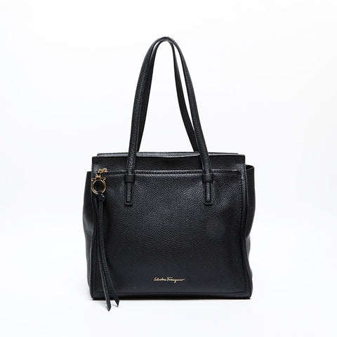 Salvatore Ferragamo Leather Amy Shoulder Bag black WS20314