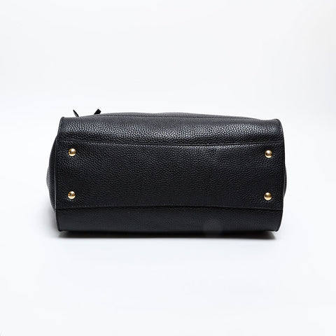 Salvatore Ferragamo Leather Amy Shoulder Bag black WS20314