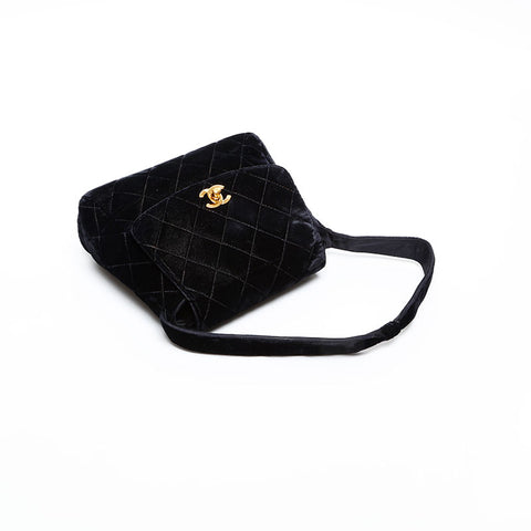 CHANEL No. 4 1996-1997 Velour Flap Turnlock Shoulder Bag black WS20319
