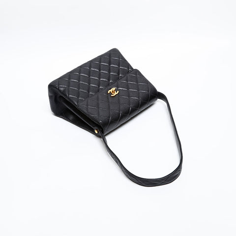 CHANEL No. 4 1996-1997 Caviar Skin Turnlock Matelasse COCO Mark Shoulder Bag black WS20322