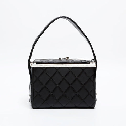 CHANEL No.4 1996-1997 Matelasse Vanity Lambskin Shoulder Bag black WS20327