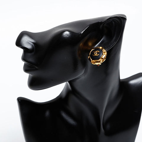 CHANEL 96P COCO Mark Round Earring Black Gold WS20438