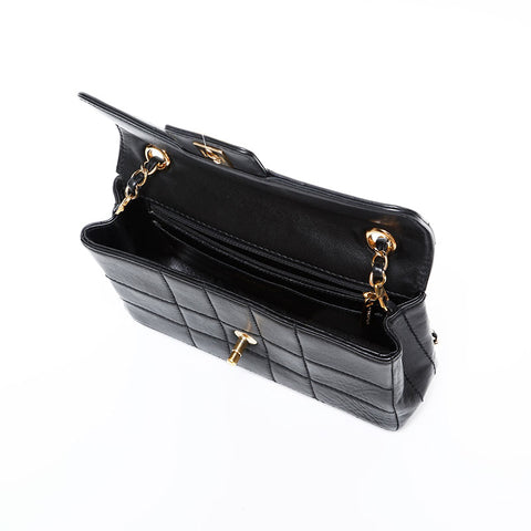 CHANEL No. 7 2002-2003 Chocolate Bar Chain Shoulder Bag black WS20445