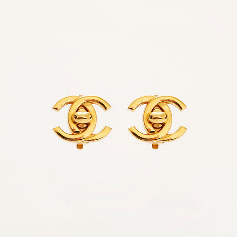 CHANEL 95A Turn Lock Earring gold WS20450