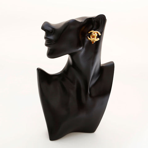 CHANEL 95A Turn Lock Earring gold WS20450