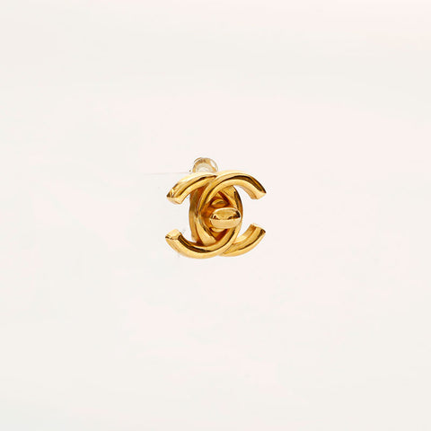 CHANEL 96P Turn Lock Earring gold WS20451