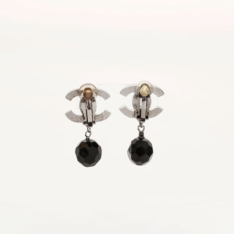 CHANEL E13V COCO Mark Swing Earring black WS20453