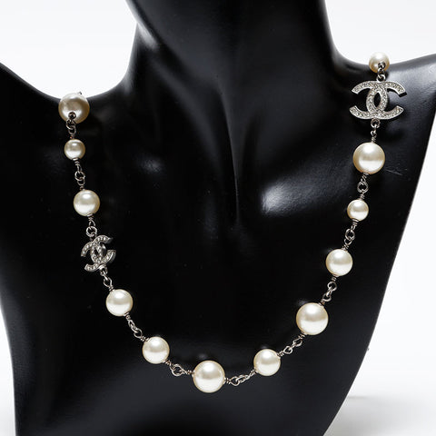 CHANEL COCO Mark Pearl B13B Long Necklace white WS20499
