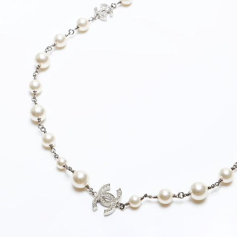 CHANEL COCO Mark Pearl B13B Long Necklace white WS20499
